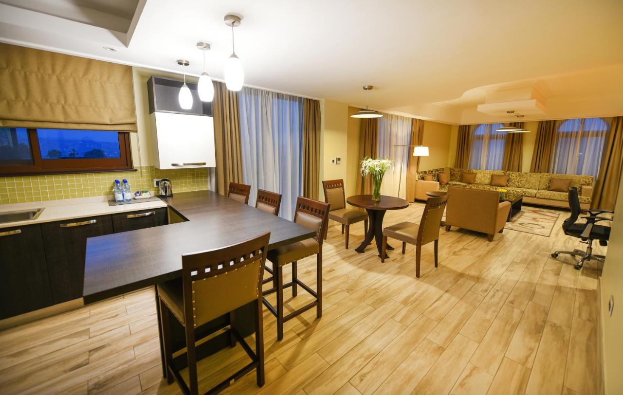 Mestil Hotel & Residences Kampala Kültér fotó